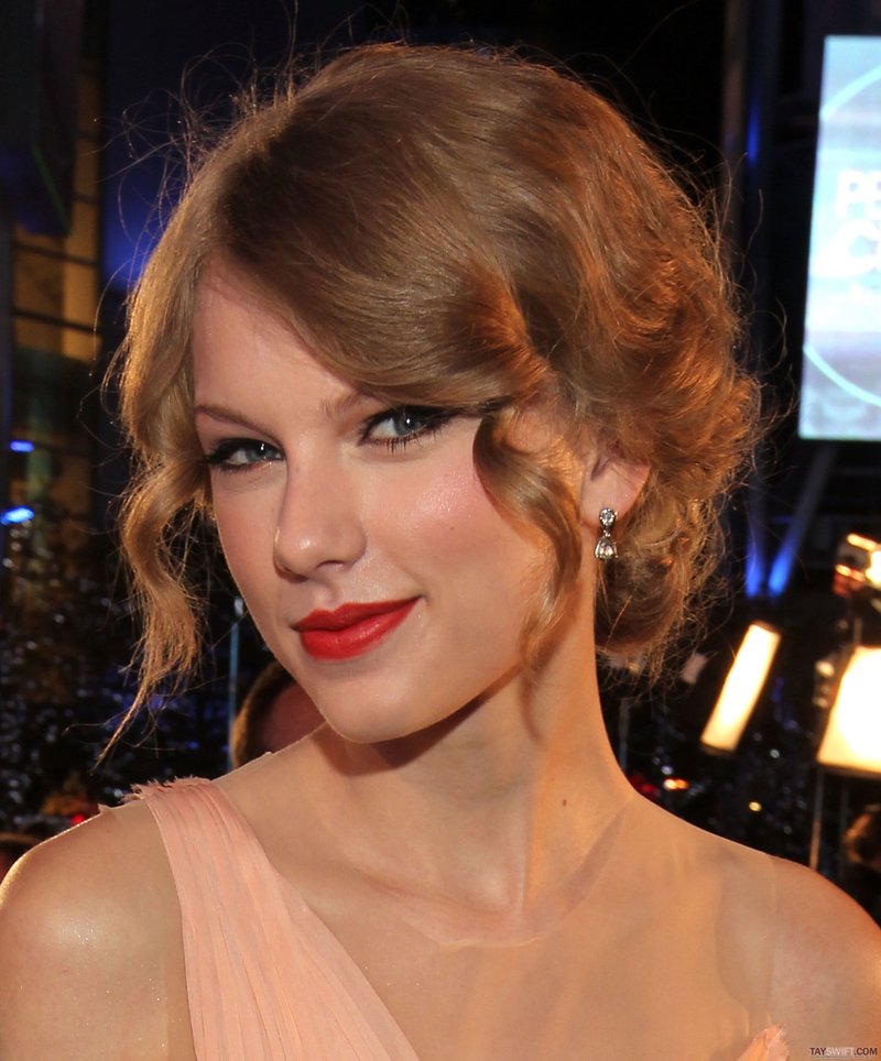Taylor Swift at 2011 People's Choice Awards — photo 136