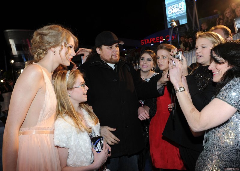 Taylor Swift at 2011 People's Choice Awards — photo 140
