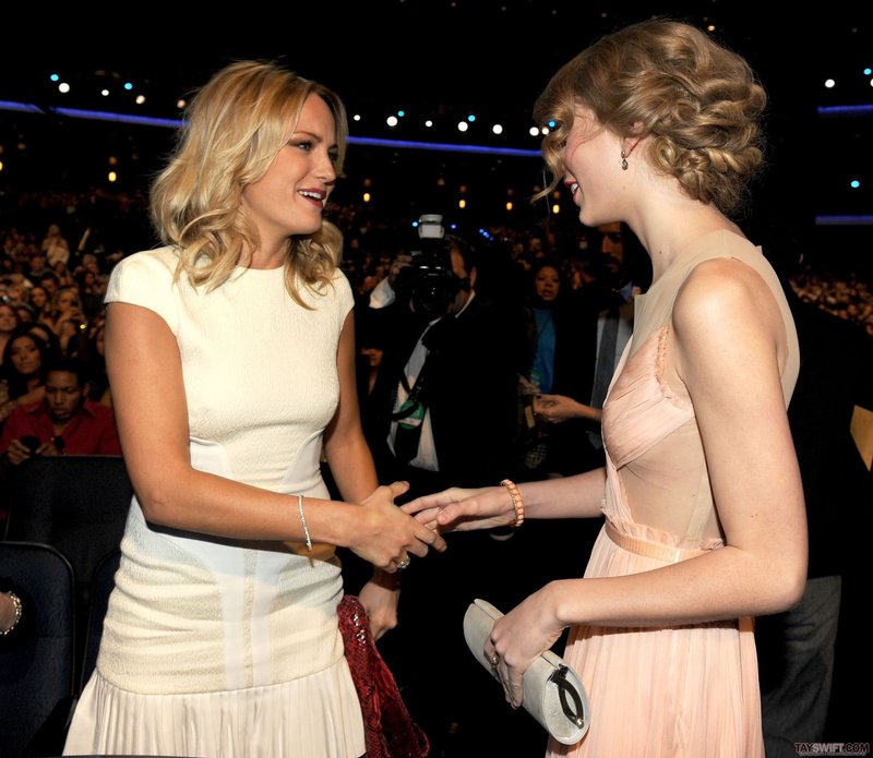 Taylor Swift at 2011 People's Choice Awards — photo 145
