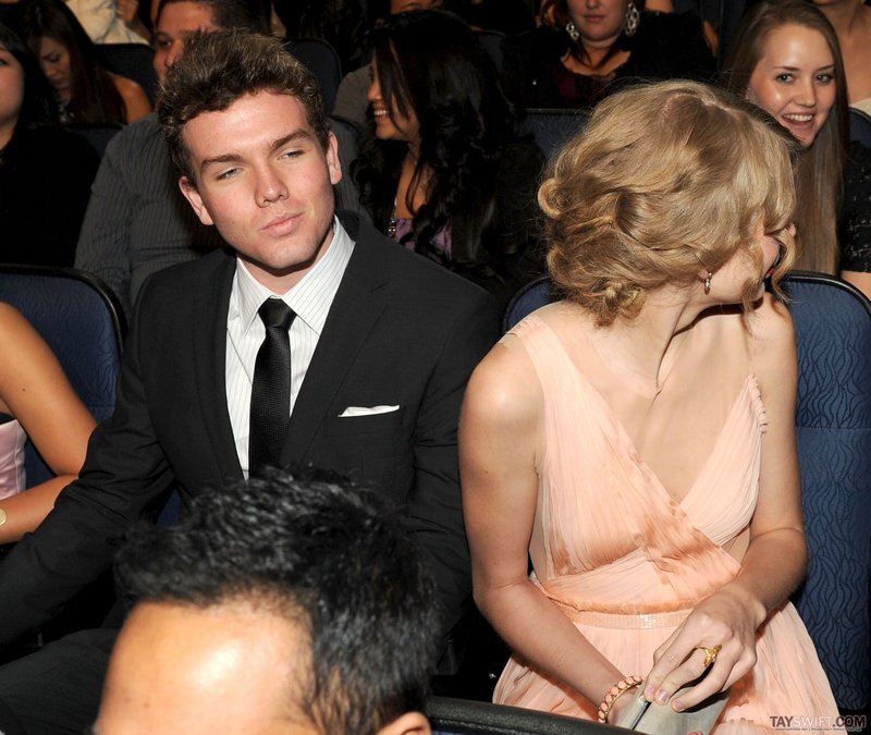 Taylor Swift at 2011 People's Choice Awards — photo 146