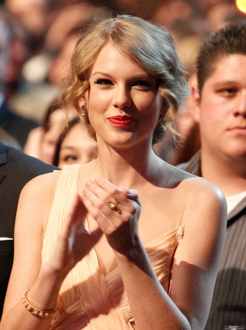 Taylor Swift at 2011 People's Choice Awards — photo 153