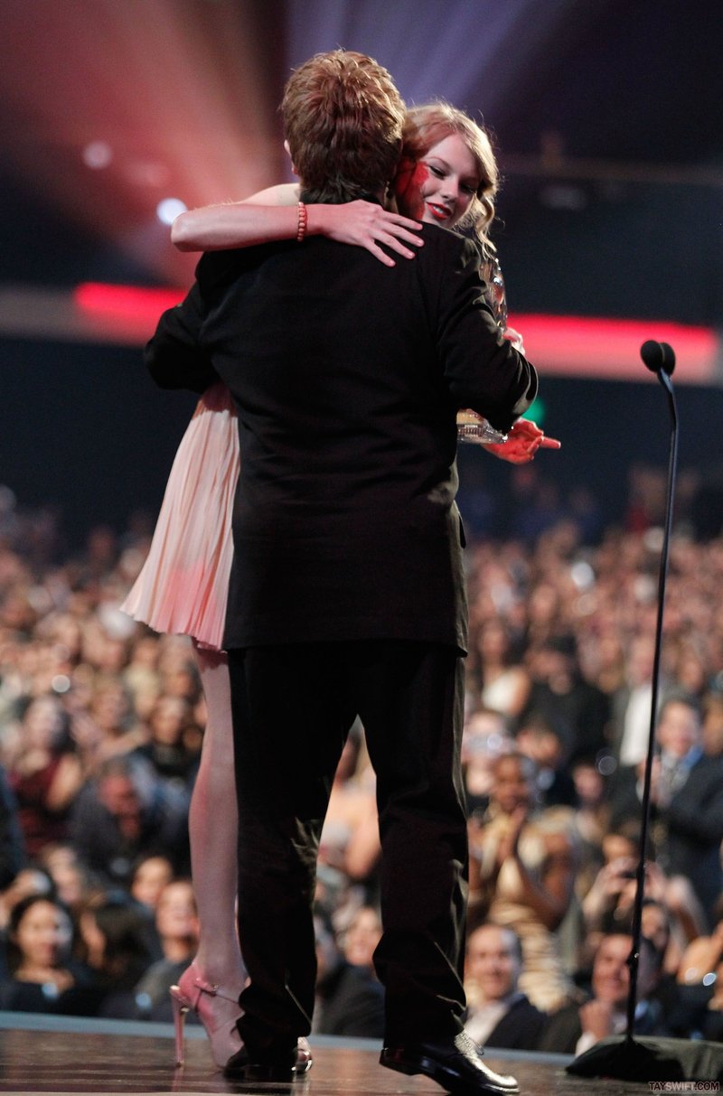 Taylor Swift at 2011 People's Choice Awards — photo 180