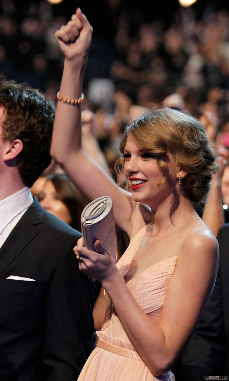 Taylor Swift at 2011 People's Choice Awards — photo 193