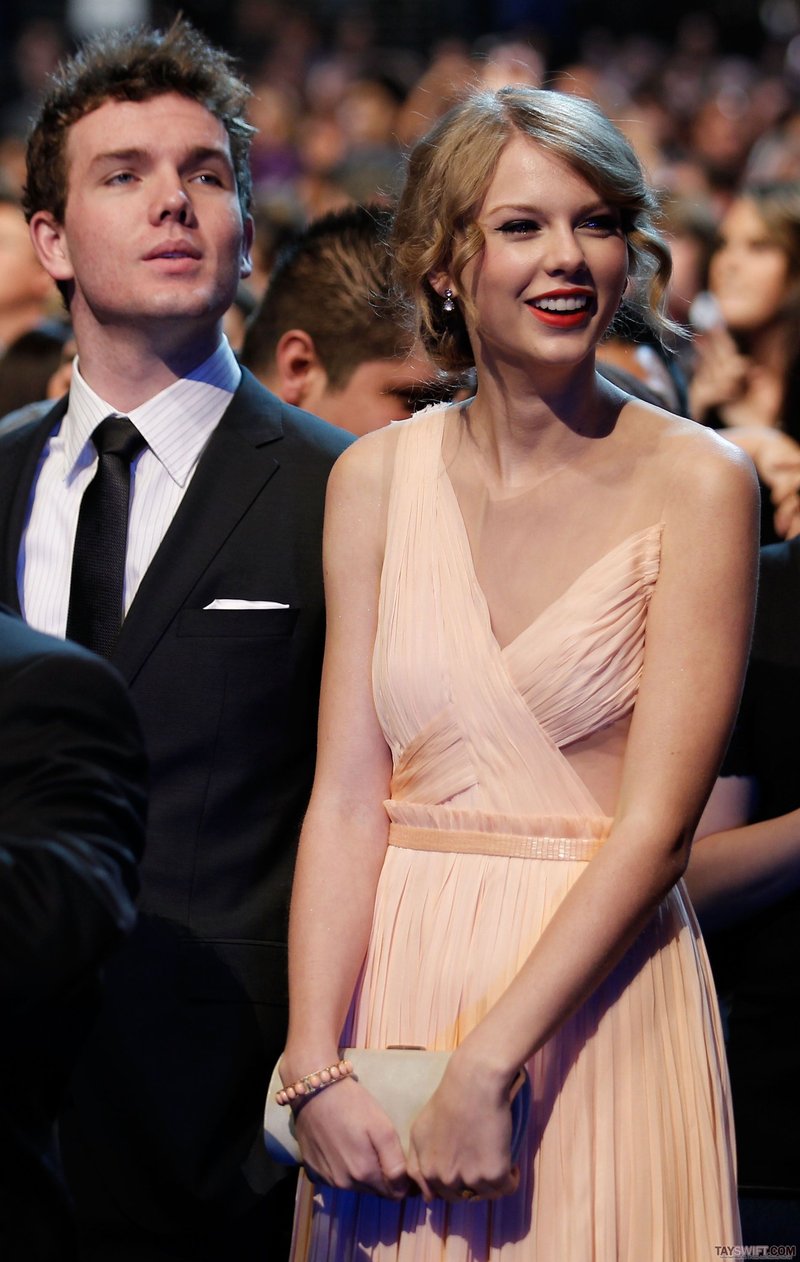 Taylor Swift at 2011 People's Choice Awards — photo 202