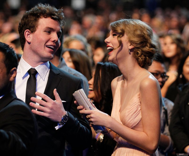 Taylor Swift at 2011 People's Choice Awards — photo 205
