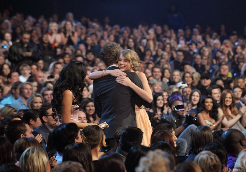 Taylor Swift at 2011 People's Choice Awards — photo 216