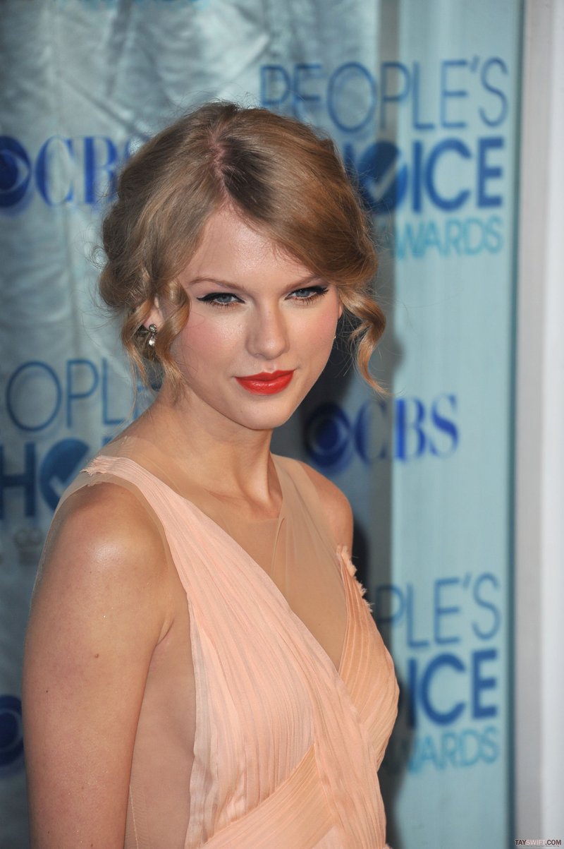 Taylor Swift at 2011 People's Choice Awards — photo 219