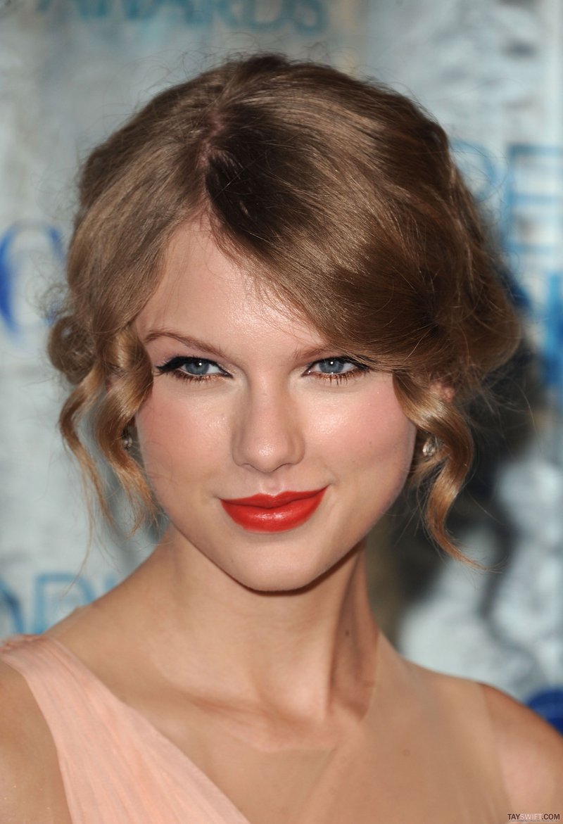 Taylor Swift at 2011 People's Choice Awards — photo 221