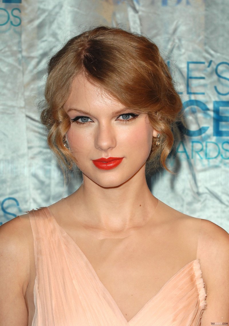 Taylor Swift at 2011 People's Choice Awards — photo 226