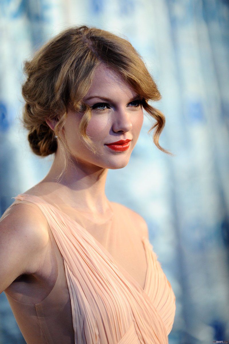 Taylor Swift at 2011 People's Choice Awards — photo 227