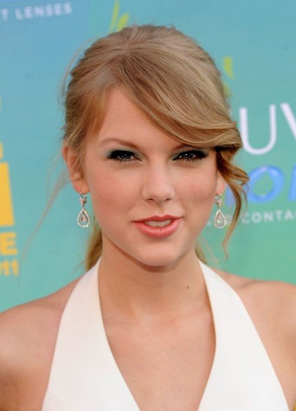 Taylor Swift at 2011 Teen Choice Awards — photo 16