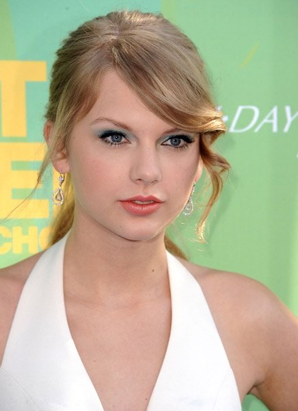 Taylor Swift at 2011 Teen Choice Awards — photo 54