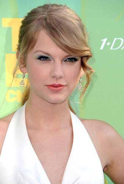 Taylor Swift at 2011 Teen Choice Awards — photo 56