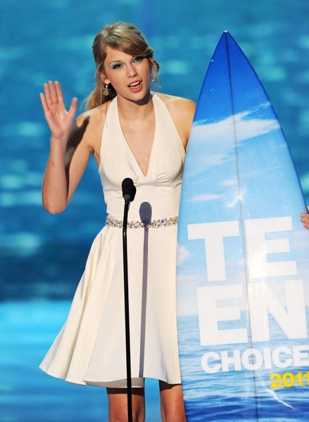 Taylor Swift at 2011 Teen Choice Awards — photo 180
