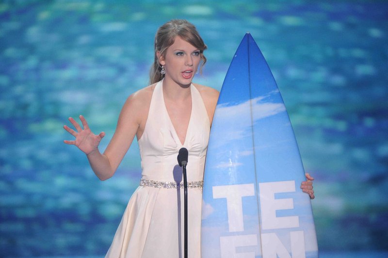 Taylor Swift at 2011 Teen Choice Awards — photo 195