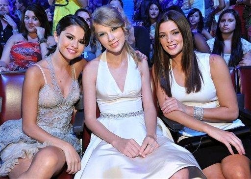 Taylor Swift at 2011 Teen Choice Awards — photo 237