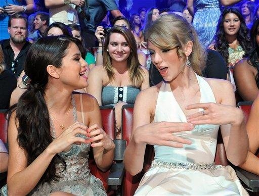 Taylor Swift at 2011 Teen Choice Awards — photo 238