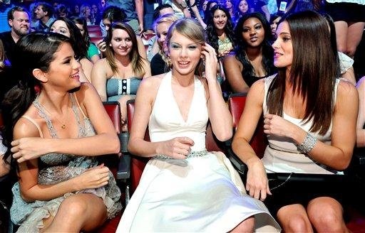 Taylor Swift at 2011 Teen Choice Awards — photo 239