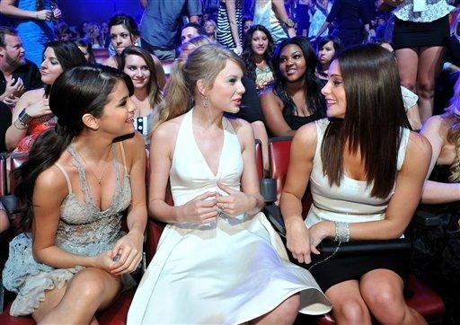 Taylor Swift at 2011 Teen Choice Awards — photo 240