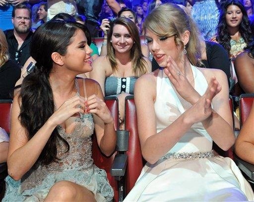 Taylor Swift at 2011 Teen Choice Awards — photo 241