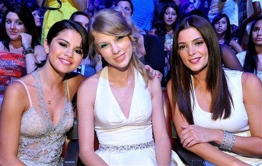 Taylor Swift at 2011 Teen Choice Awards — photo 242