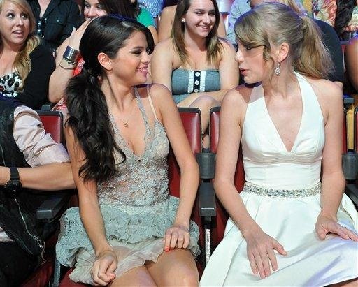 Taylor Swift at 2011 Teen Choice Awards — photo 243