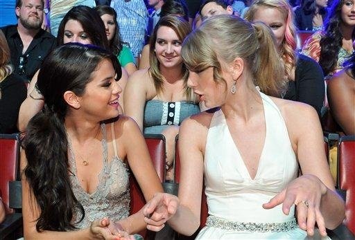 Taylor Swift at 2011 Teen Choice Awards — photo 244