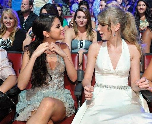 Taylor Swift at 2011 Teen Choice Awards — photo 245