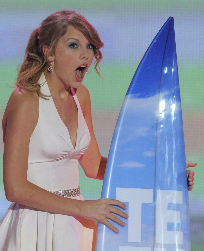 Taylor Swift at 2011 Teen Choice Awards — photo 261