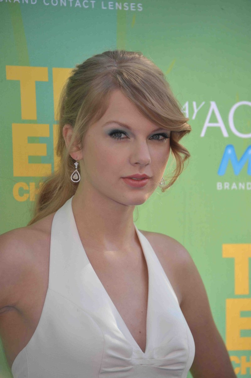 Taylor Swift at 2011 Teen Choice Awards — photo 270