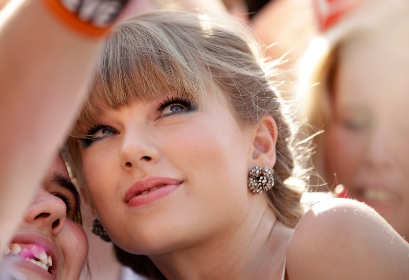 Taylor Swift at 26th Annual ARIA Awards — photo 24