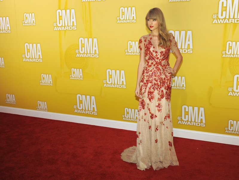 Taylor Swift at 46th Annual CMA Awards — photo 24