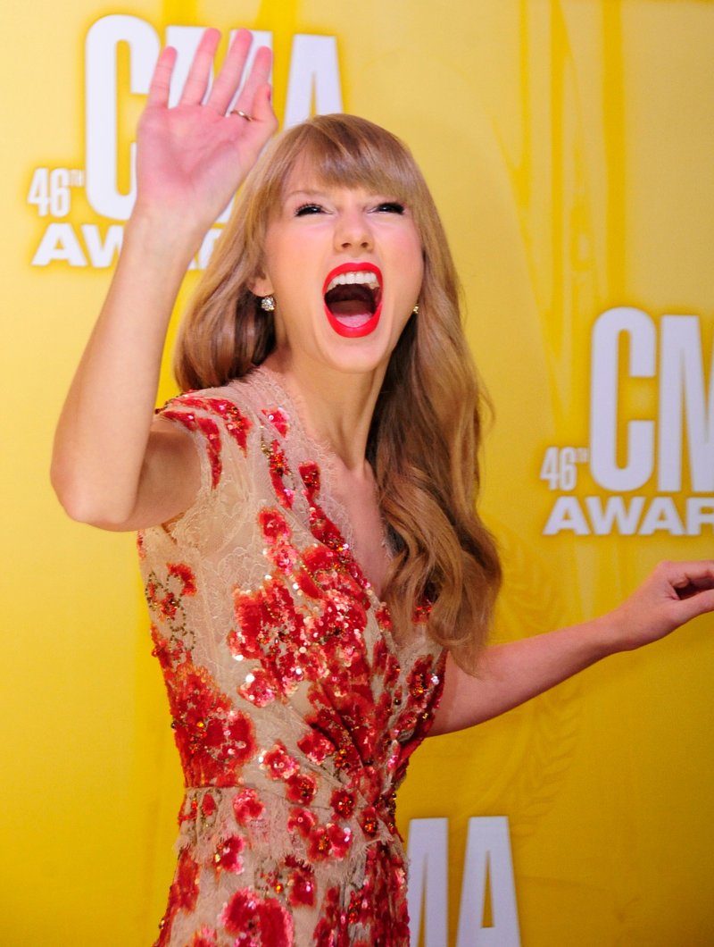 Taylor Swift at 46th Annual CMA Awards — photo 50
