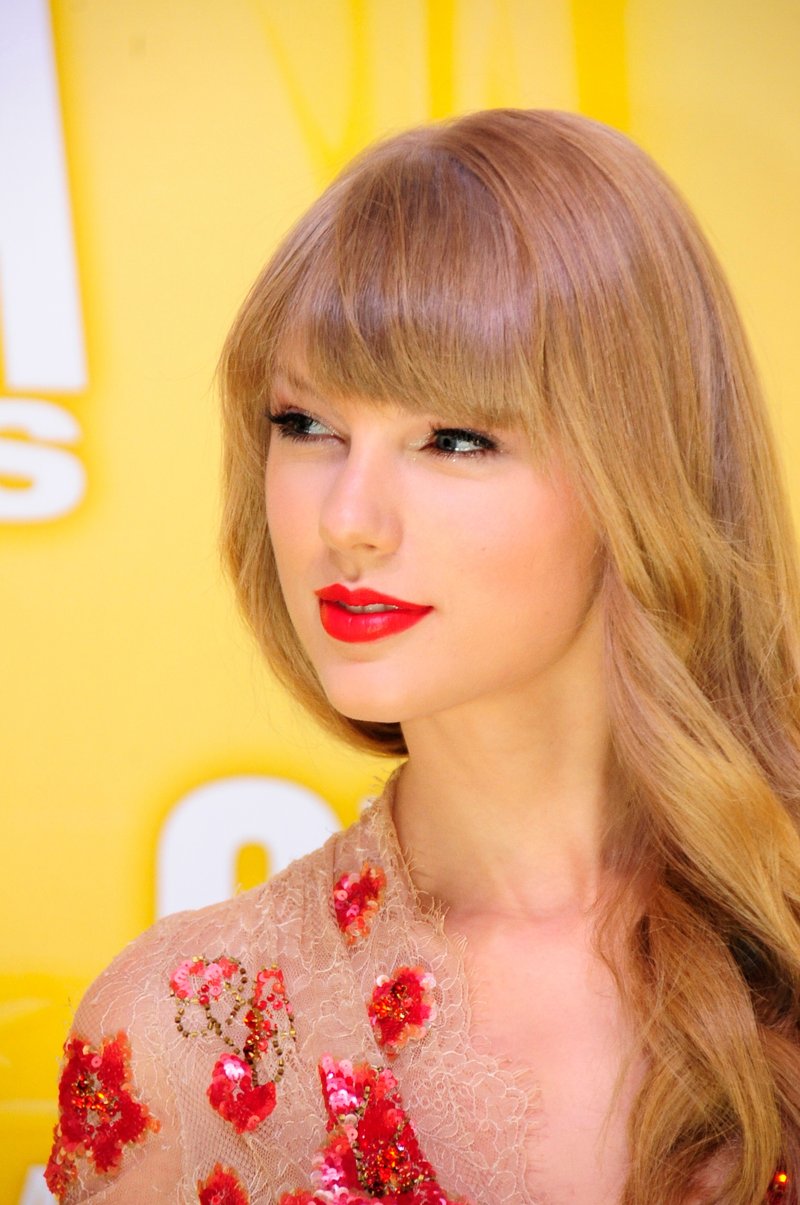 Taylor Swift at 46th Annual CMA Awards — photo 52