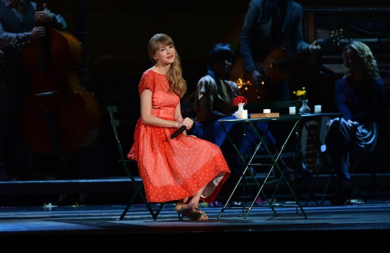 Taylor Swift at 46th Annual CMA Awards — photo 69
