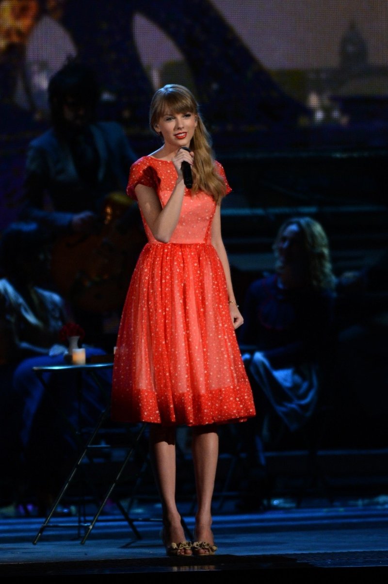 Taylor Swift at 46th Annual CMA Awards — photo 75