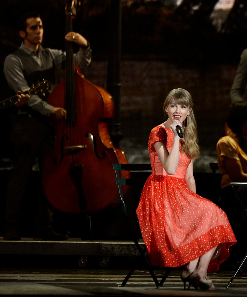 Taylor Swift at 46th Annual CMA Awards — photo 101