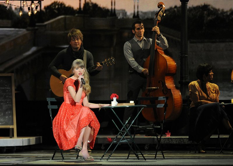 Taylor Swift at 46th Annual CMA Awards — photo 114