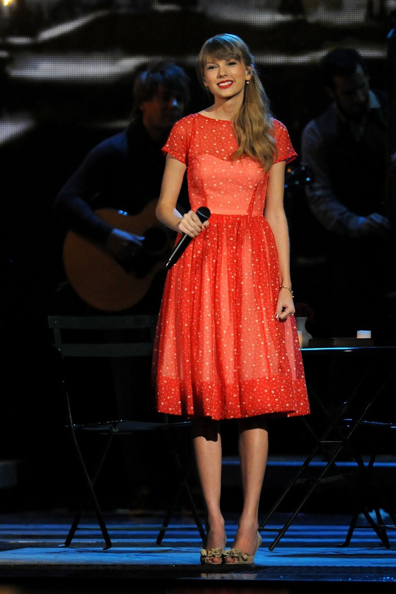 Taylor Swift at 46th Annual CMA Awards — photo 123