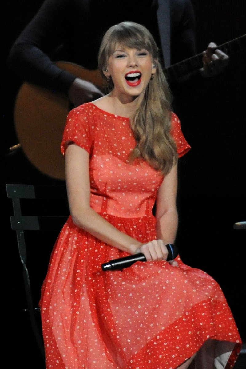 Taylor Swift at 46th Annual CMA Awards — photo 125