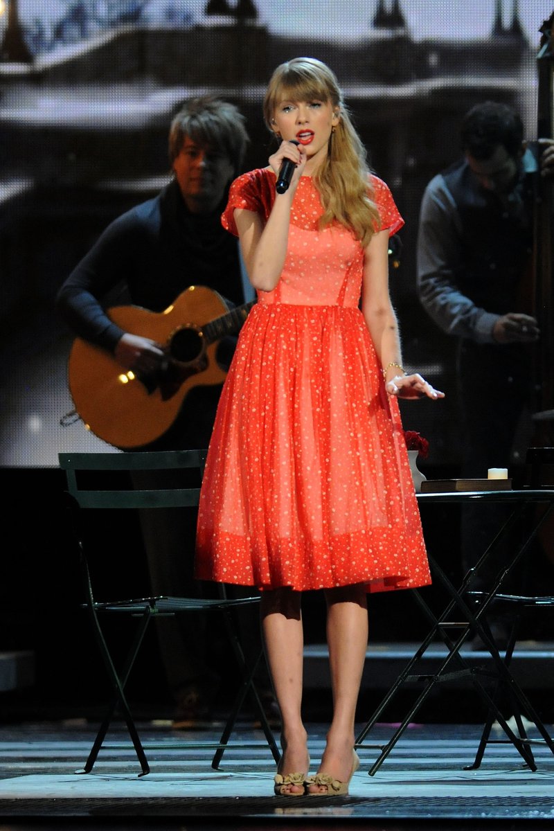 Taylor Swift at 46th Annual CMA Awards — photo 128
