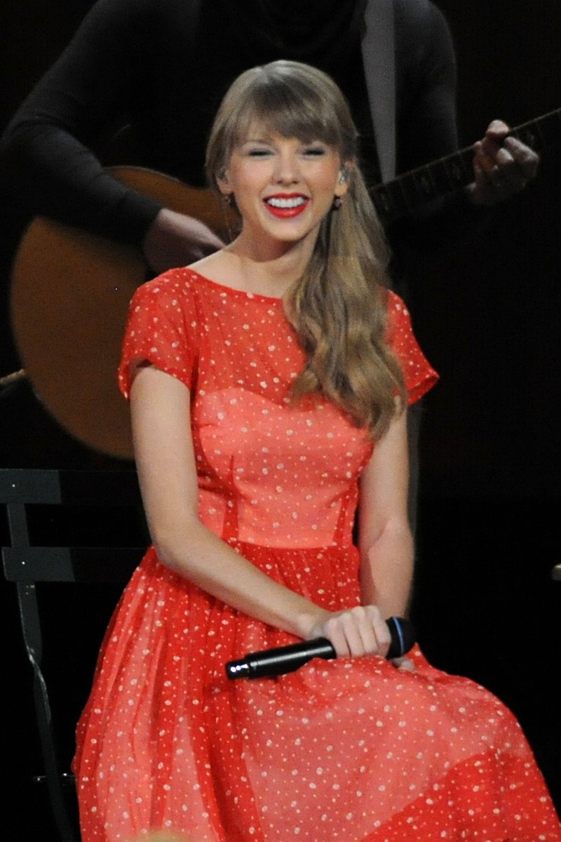Taylor Swift at 46th Annual CMA Awards — photo 132