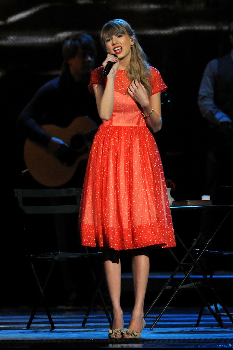 Taylor Swift at 46th Annual CMA Awards — photo 136