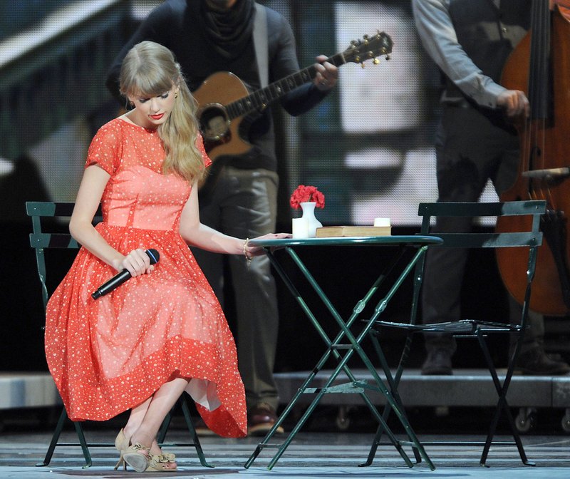 Taylor Swift at 46th Annual CMA Awards — photo 138