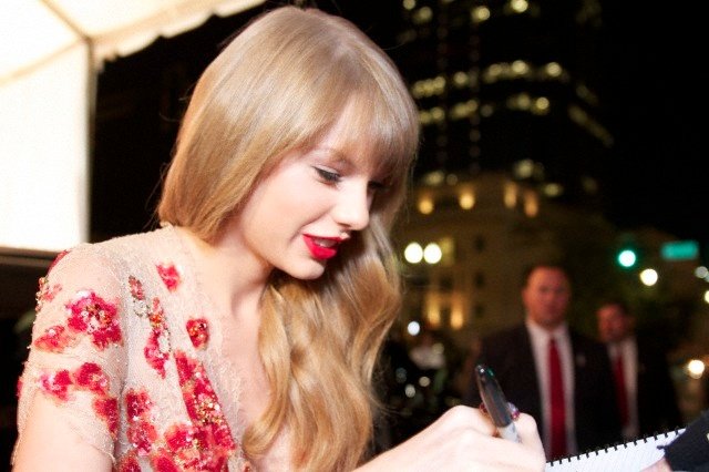 Taylor Swift at 46th Annual CMA Awards — photo 213