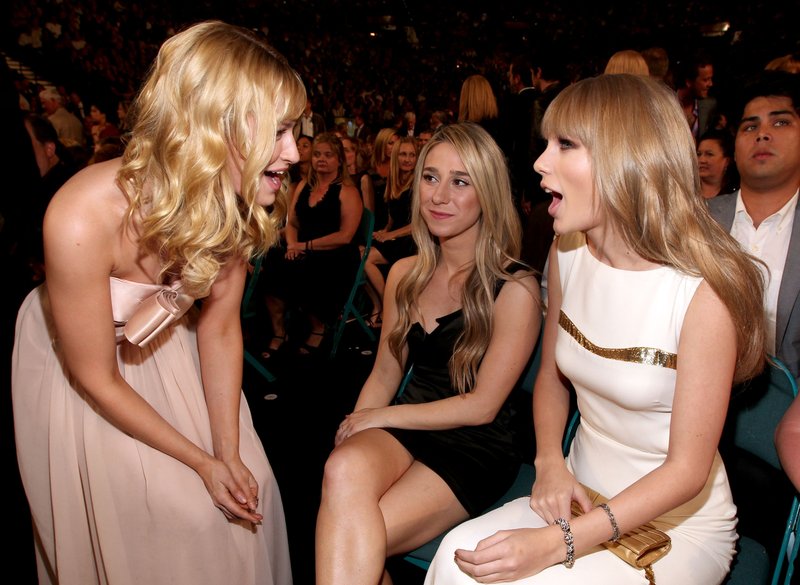 Taylor Swift at 47th Annual Academy Of Country Music Awards — photo 44