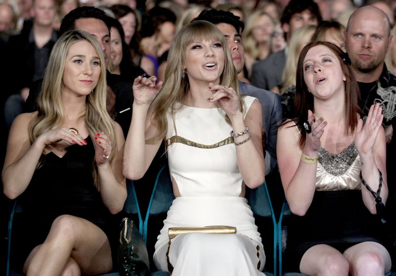 Taylor Swift at 47th Annual Academy Of Country Music Awards — photo 48