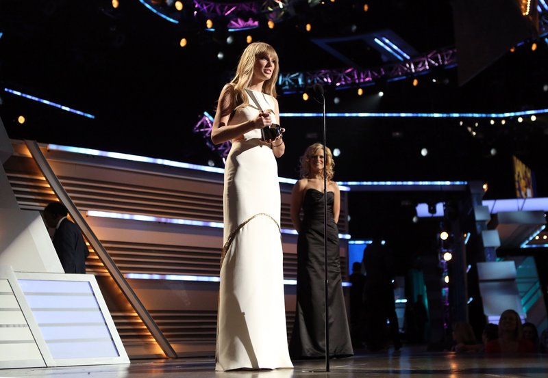 Taylor Swift at 47th Annual Academy Of Country Music Awards — photo 71