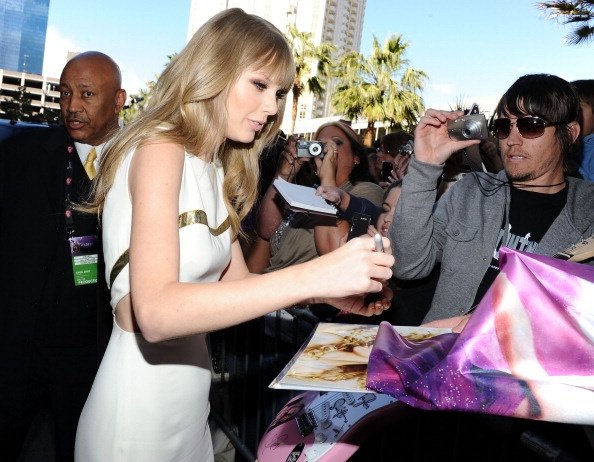 Taylor Swift at 47th Annual Academy Of Country Music Awards — photo 118