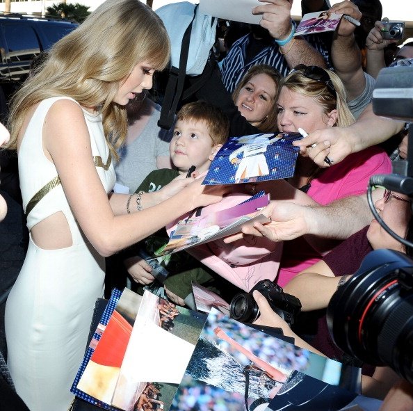 Taylor Swift at 47th Annual Academy Of Country Music Awards — photo 124